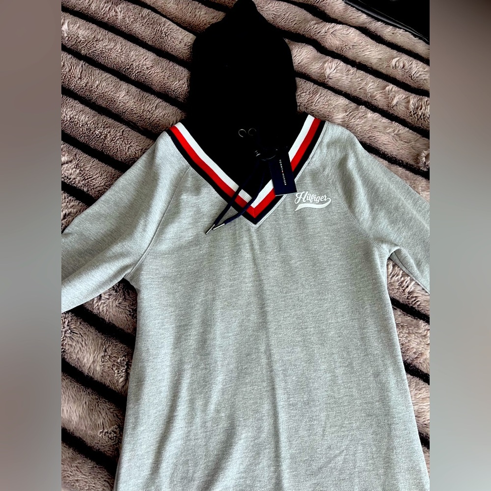 Tommy Hilfiger dress with hood - Picture 2 of 2